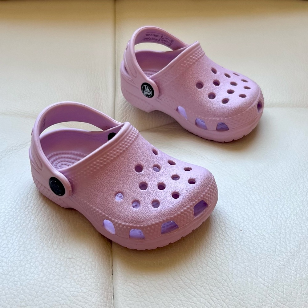Crocs classic clogs infant toddler children pink c2/c3 size